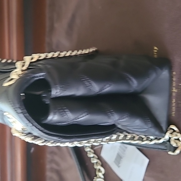 Kate Spade Black Quilted Shoulder Bag with Gold Chain - Picture 3 of 8